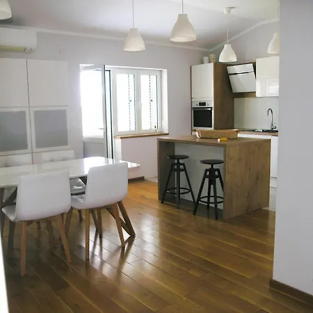 House Rozi 3*