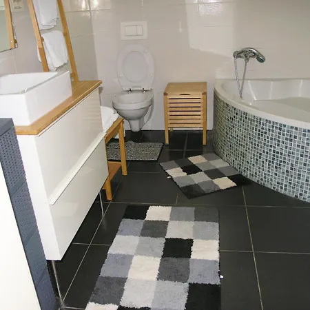 House Rozi Gæstehus 3*