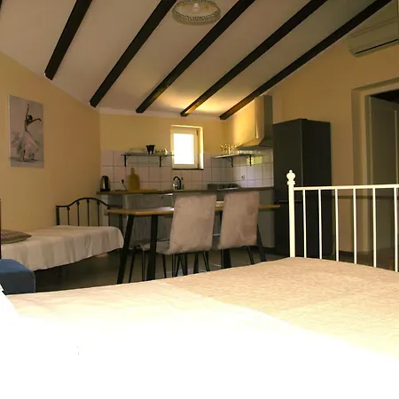 Vendégház House Rozi 3*