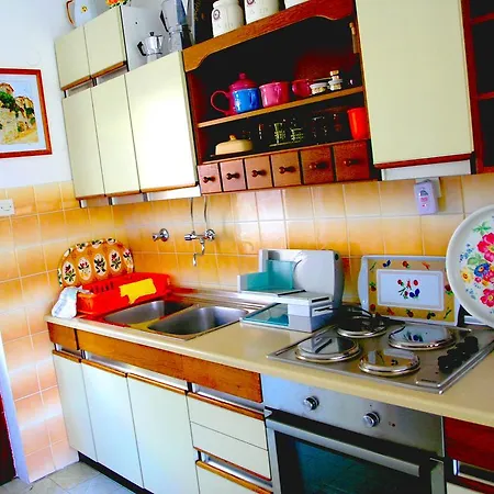 House Rozi Gæstehus 3*
