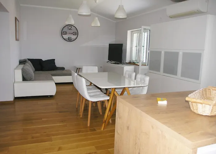 House Rozi 3*