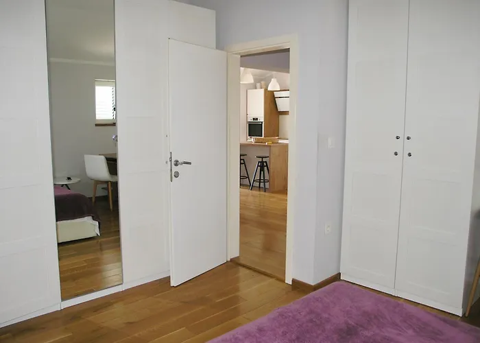 House Rozi Πανσιόν Palit