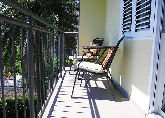 Πανσιόν House Rozi
